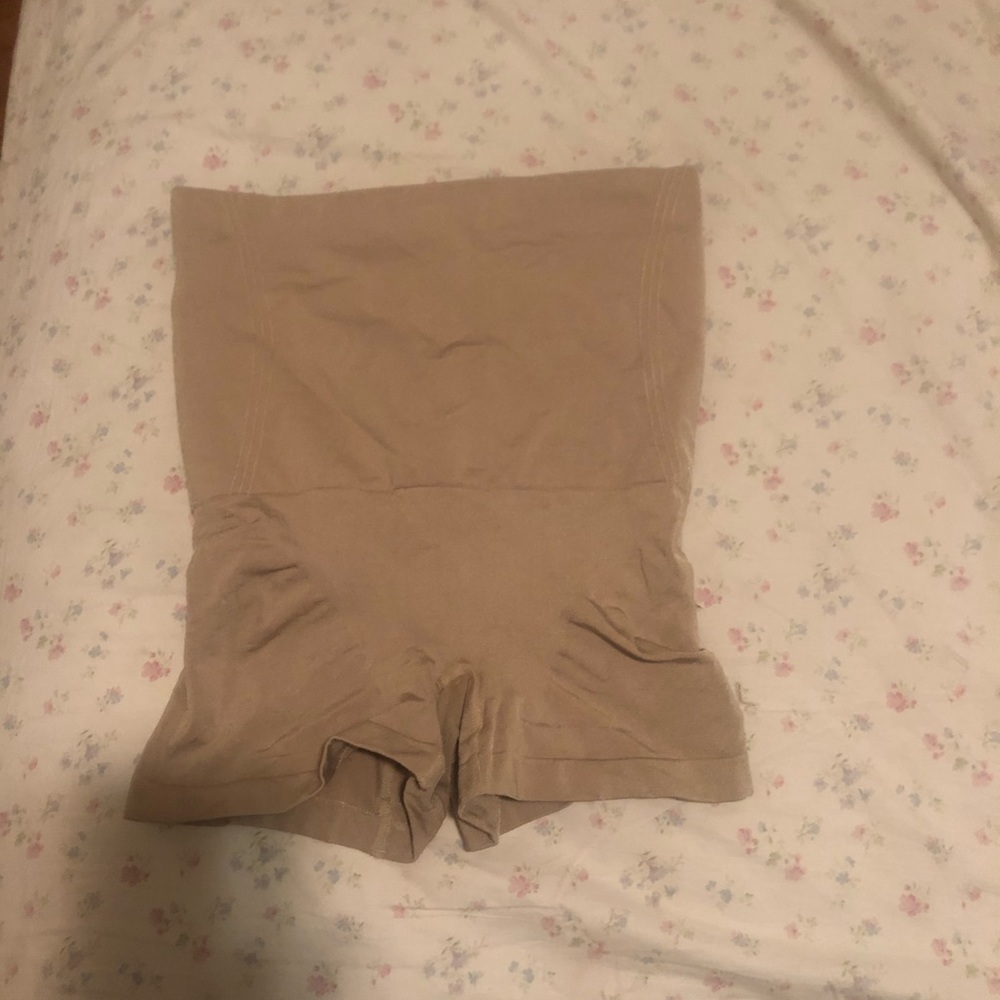 Women’s body shaper